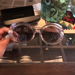 100% Authentic Versace Sunglasses. BRAND NEW.